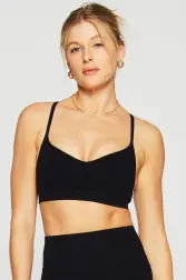 Shop sleek seamless