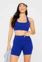 Shop sleek seamless