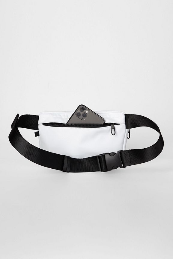 The Minimalist Fanny Pack - Fabletics Canada