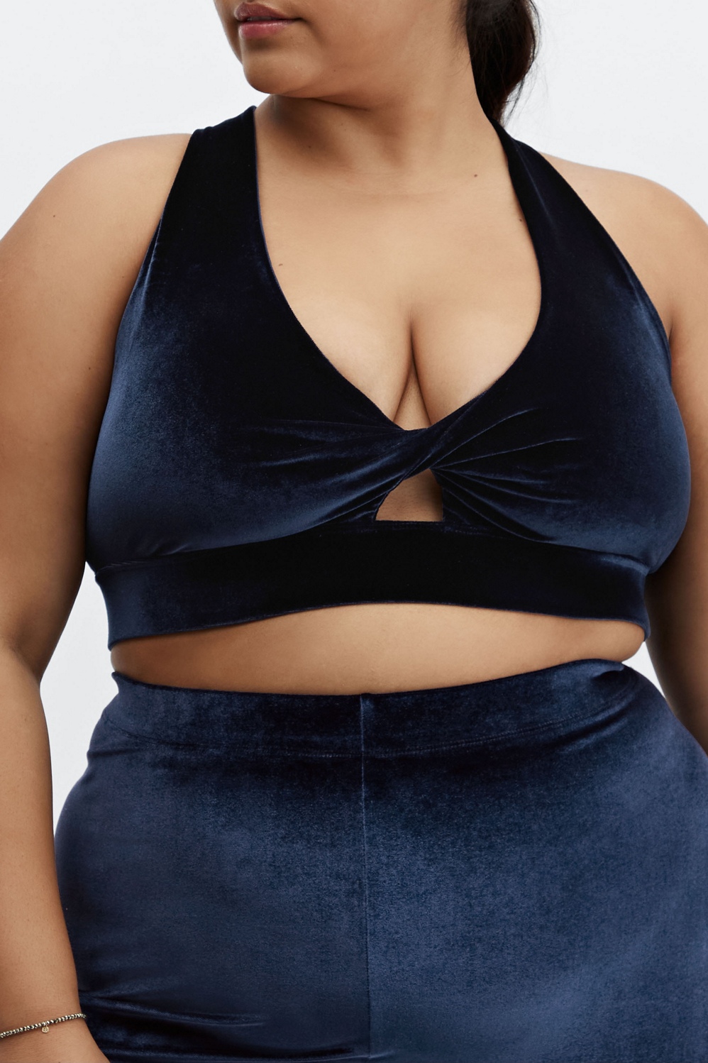 Fabletics Oasis Twist Velour Sports Bra Womens plus Size