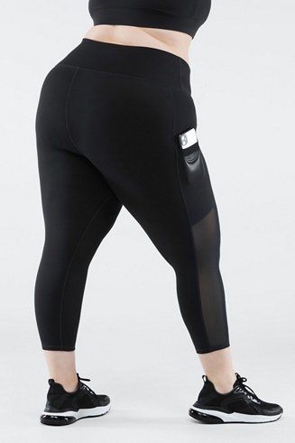 FABLETICS Debbie Reflective Capri Womens Size 1X 18 Plus Moisture Wicking NWT FABLETICS Debbie Reflective Capri Womens Size 1X 18 Plus Moisture Wicking NWT