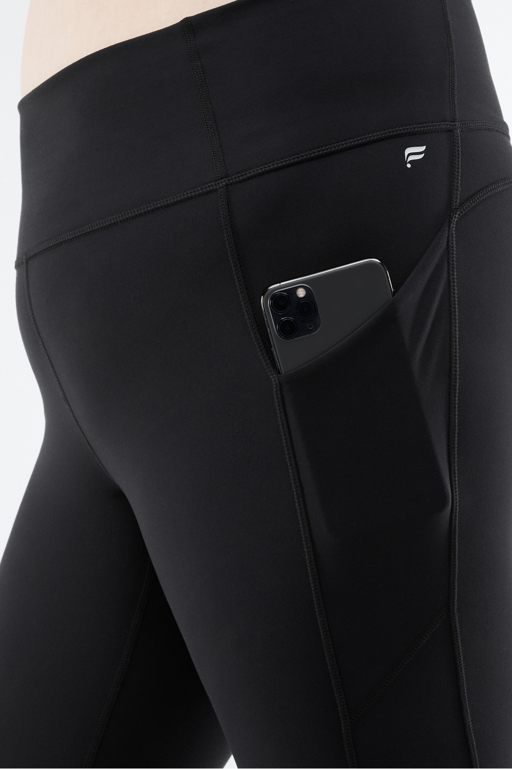 Black Capri Pocket Legging – Finley & Co