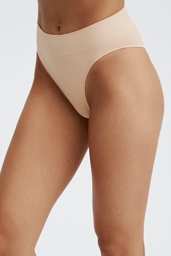 https://fabletics-us-cdn.justfab.com/media/images/products/IS2039875-2130/IS2039875-2130-1_577x866.jpg