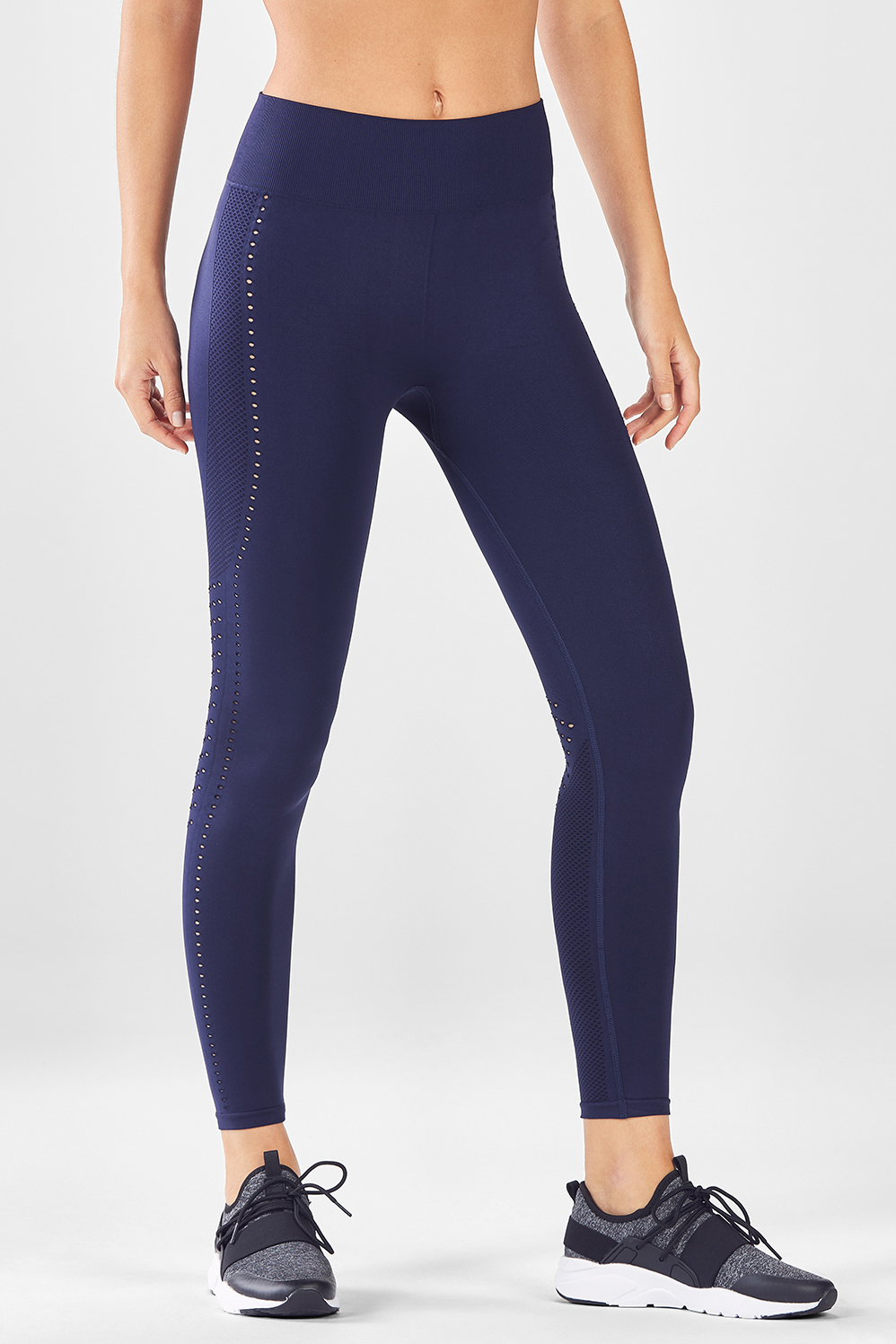 Kate Hudson Launches Fabletics Athleticwear Line; Lives in Leggings