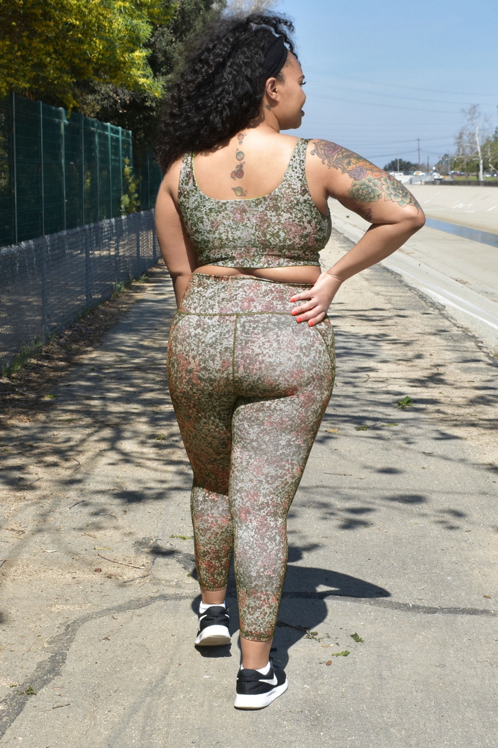 Massively fat ass in spandex on the streets