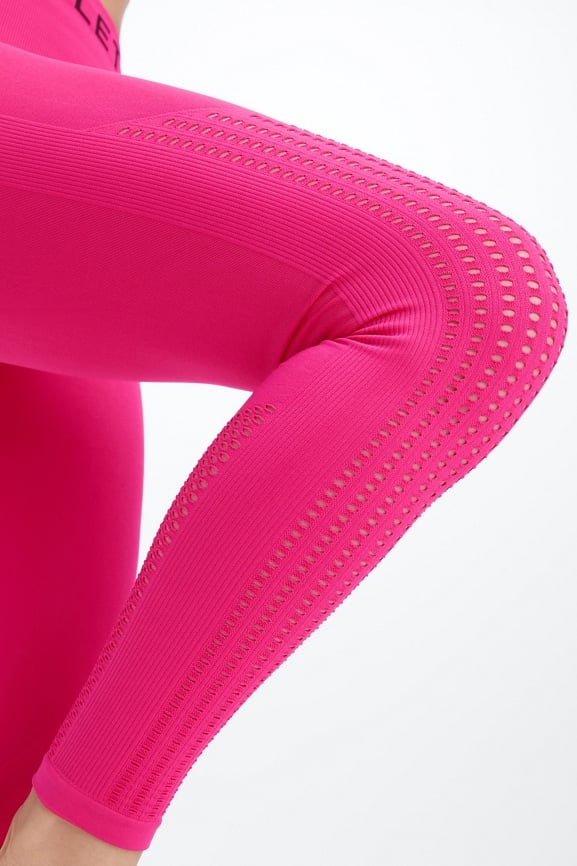 新品Fabletics ヨガウェア XS バーガンディ・ピンク Oasis PureLuxe High-Waisted 7/8 Legging - Fabletics
