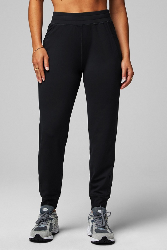 ThermaFlex High-Waisted Pocket Jogger