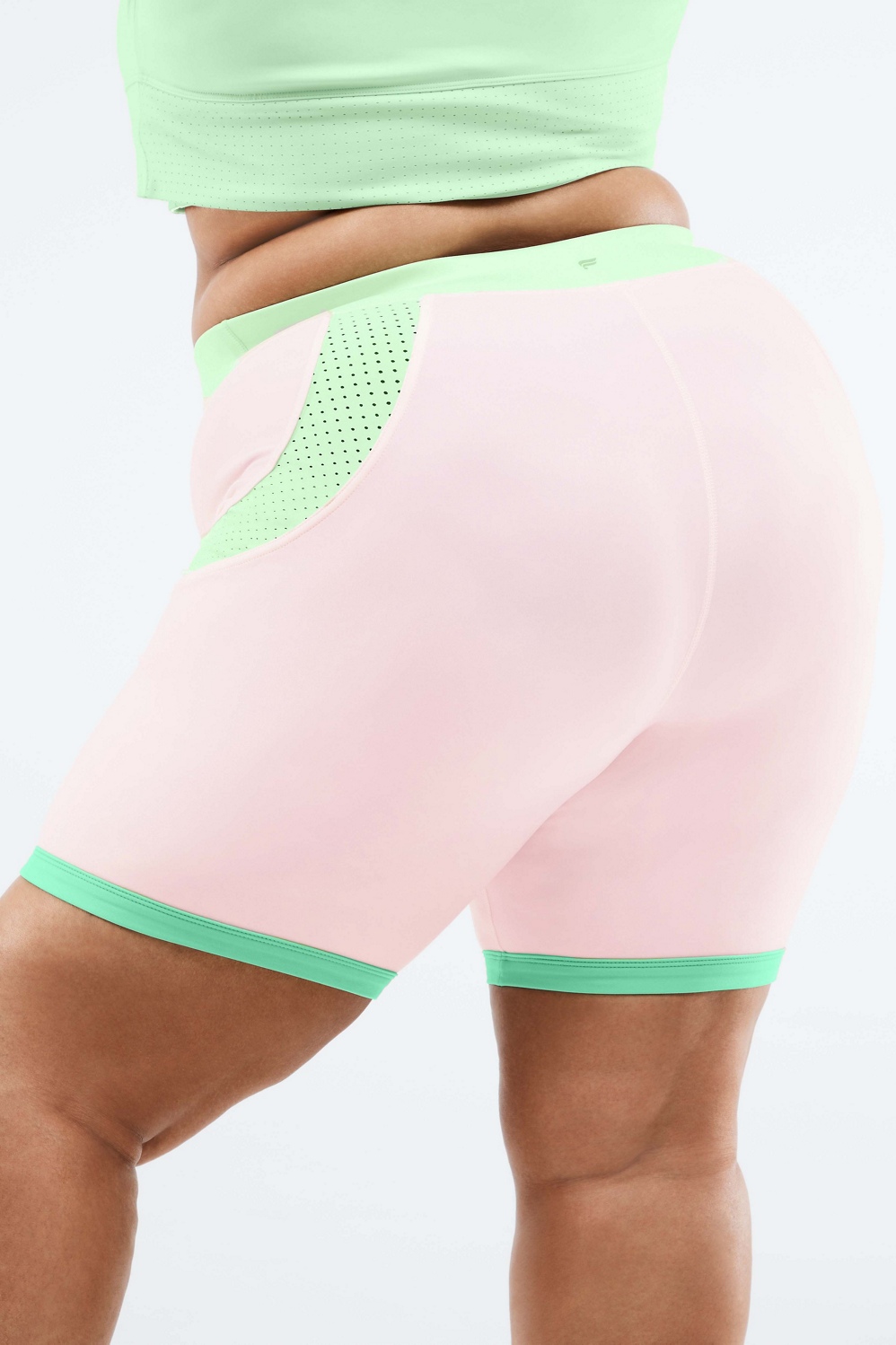 High-Waisted Motion365® Pocket Shorts 5 Fabletics  Active wear for women,  Shorts with pockets, No slip headbands