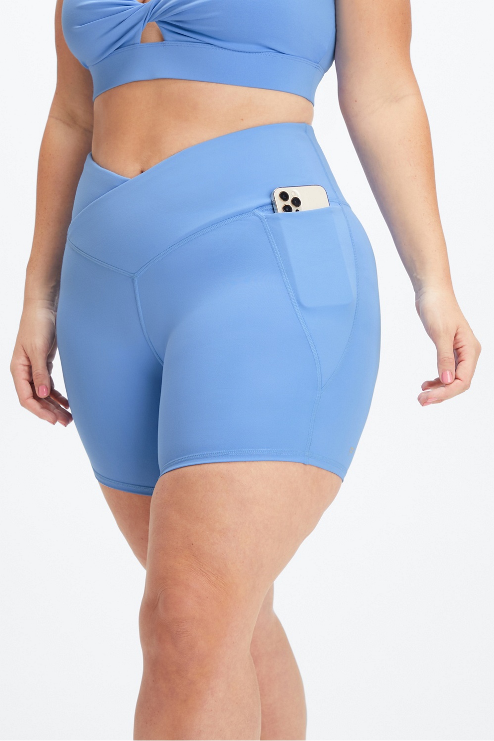 Fabletics High-Waisted Oasis Crossover 6 Short Womens plus Size