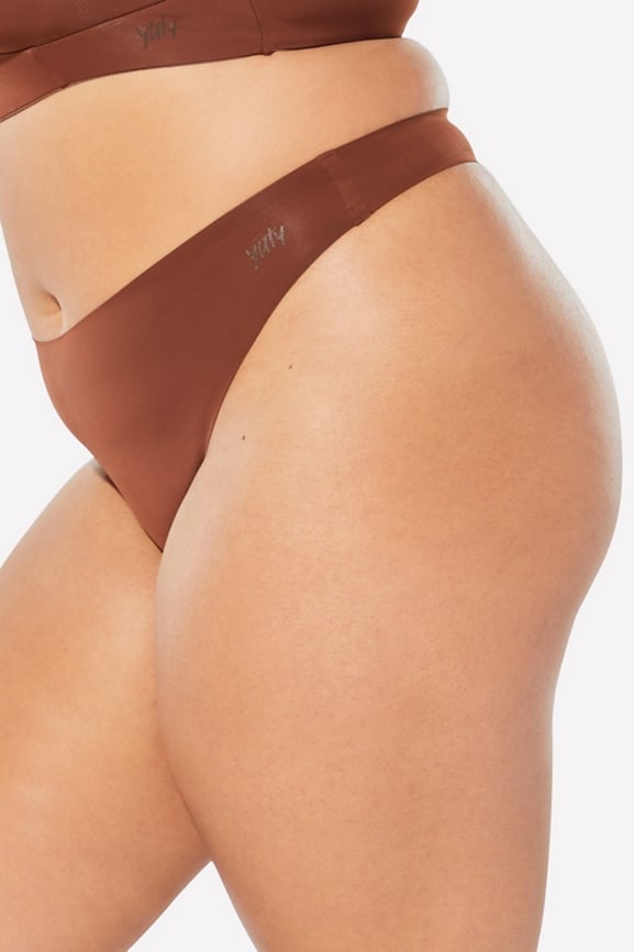 Smoothed Reality Mid Rise Thong - Fabletics