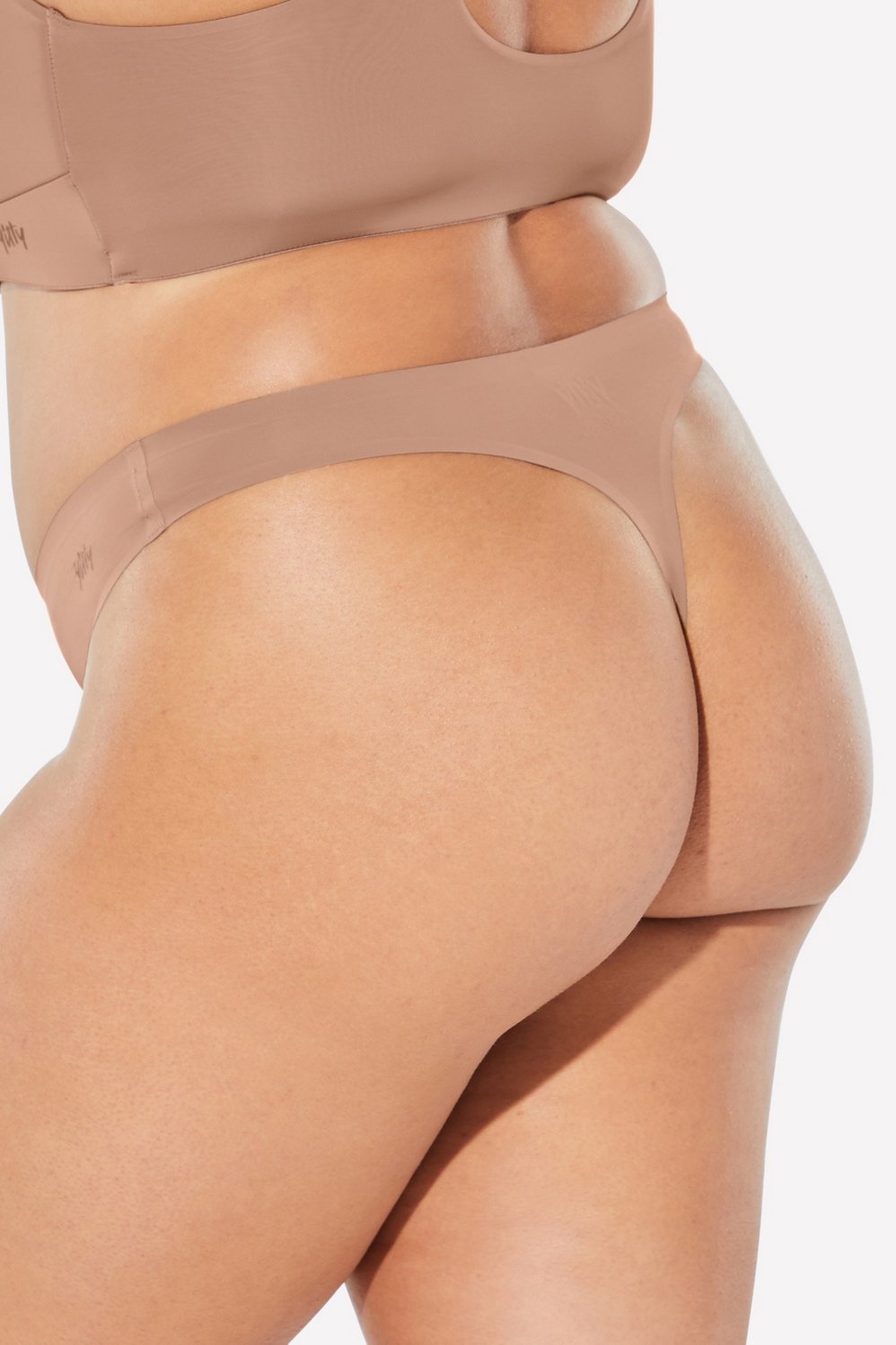 Smoothed Reality Mid Rise Thong - - Fabletics Canada