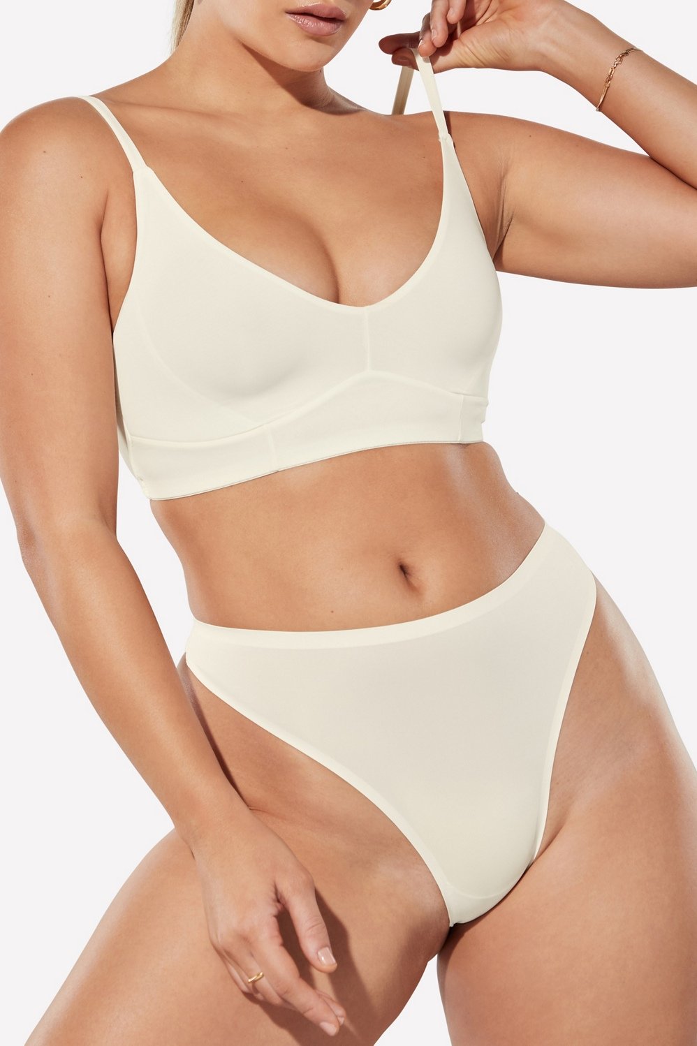 No Show Mid-Rise Thong - Fabletics