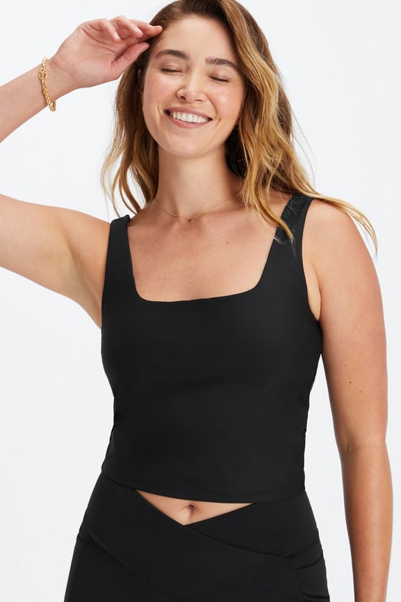size XL] black square neck short sleeve crop top with built in bra, Women's  Fashion, Tops, Shirts on Carousell